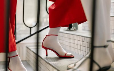 The Art of the Turn: Mastering Corners, Stairs & Twirls in Heels
